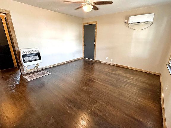 4th image of 829 Chestnut Ave
