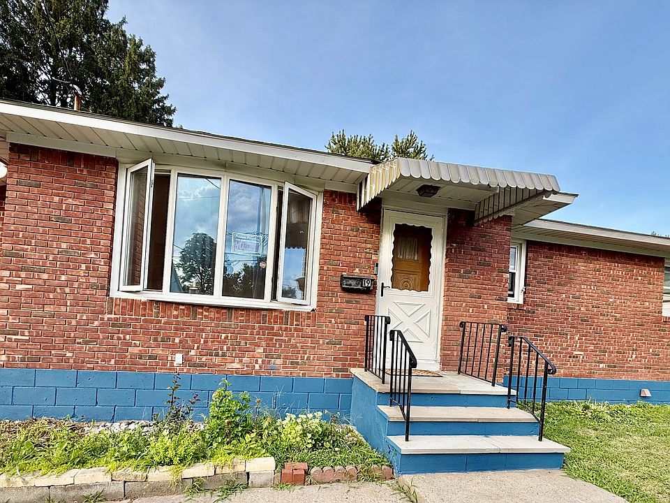 1st image of 19 Pleasantview Ave #Penthouse