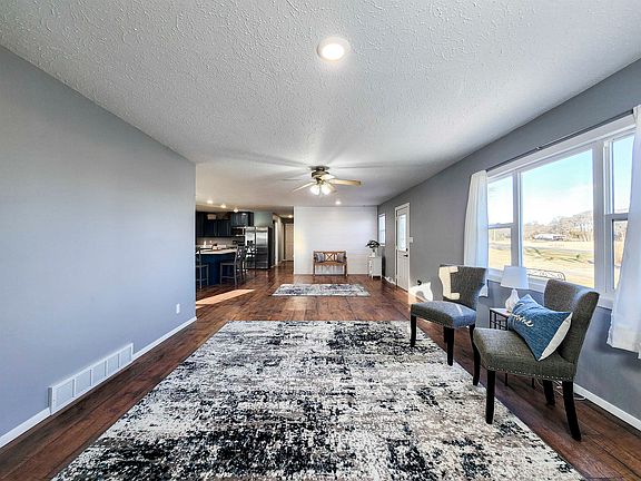 3rd image of 5105 W Sherwood Rd