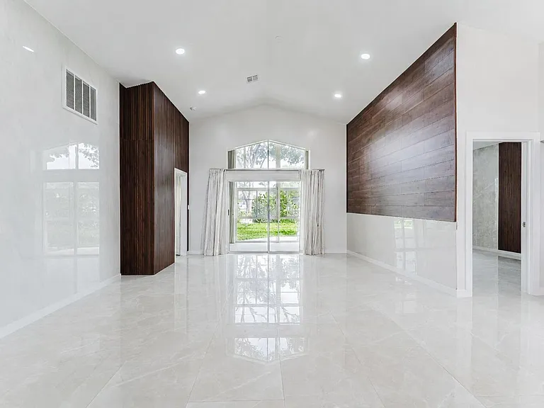 7512 Eagle Point Dr #0 — Photo 18