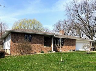809 8th St, Kalona, IA 52247