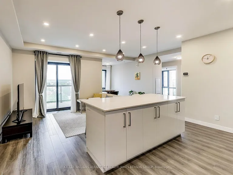 15 Queen St S #907 — Photo 5