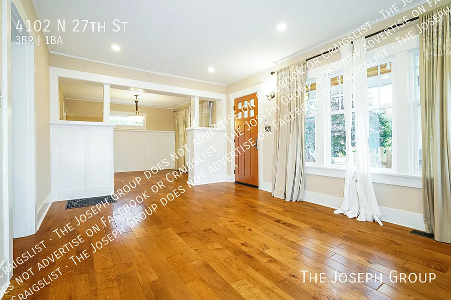 Timeless 3-Bedroom in Prime Tacoma Location — Photo 3