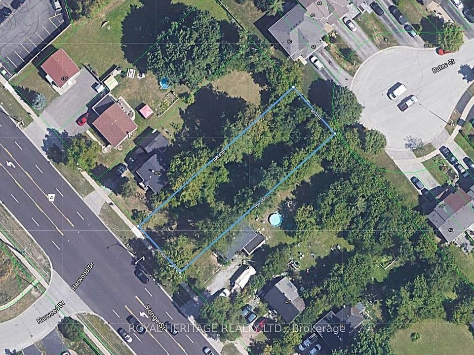 2nd image of 423 Yonge St