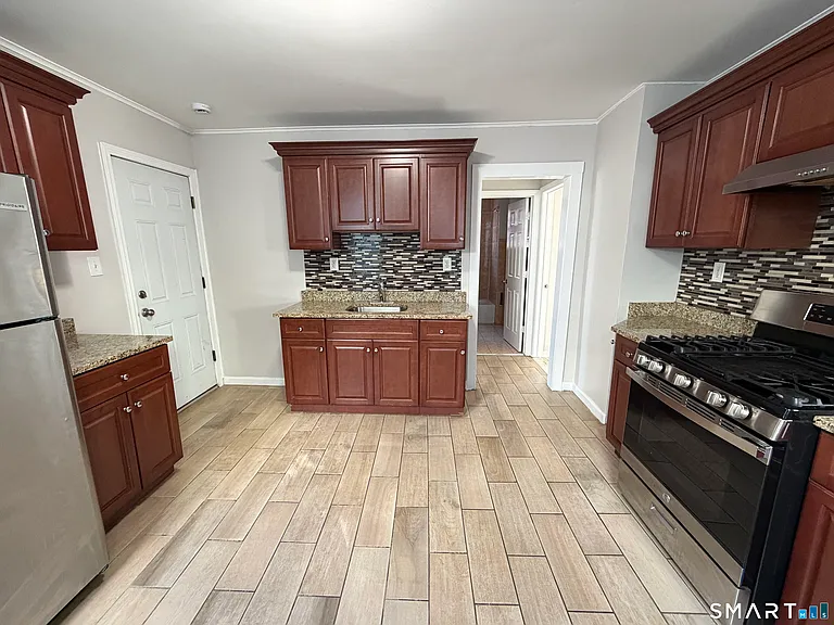 709 Capitol Ave #2 — Photo 8