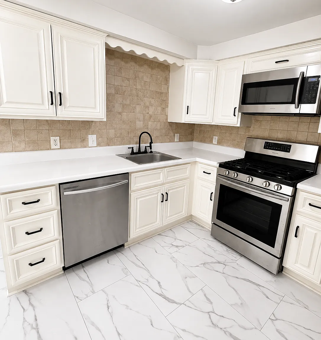 3 bed, 1.5 bath, $3,200 — Photo 3