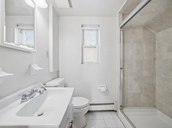 1026 Jassamine Way image 10 of 16