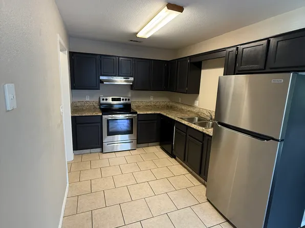 1430 N Bernice Dr, Fayetteville, AR 72703