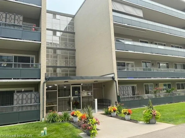 510 Queenston Rd #103, Hamilton, ON L8K 1J3