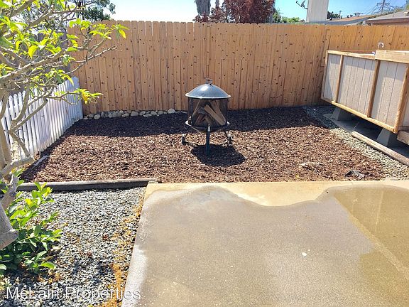 4th image of 1011 Capistrano Dr