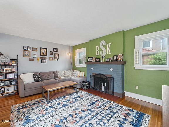 5th image of 105 E Circle Dr