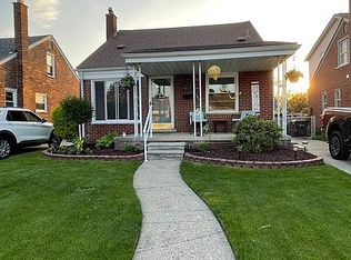 9896 Quandt Ave, Allen Park, MI 48101