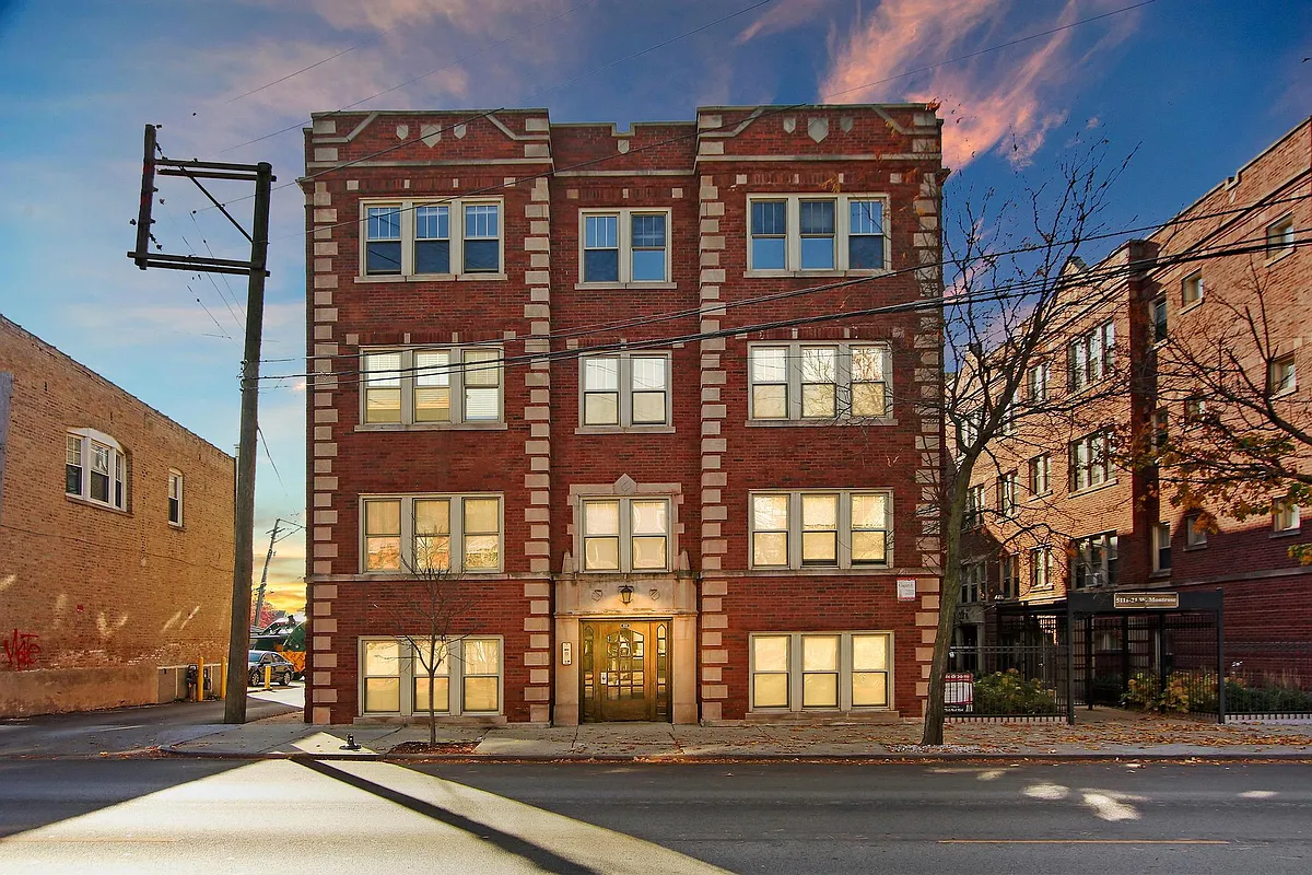 Building Photo - 5111-21 W. Montrose Ave