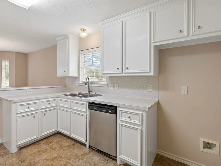 2511 Westwood Main Dr — Photo 13