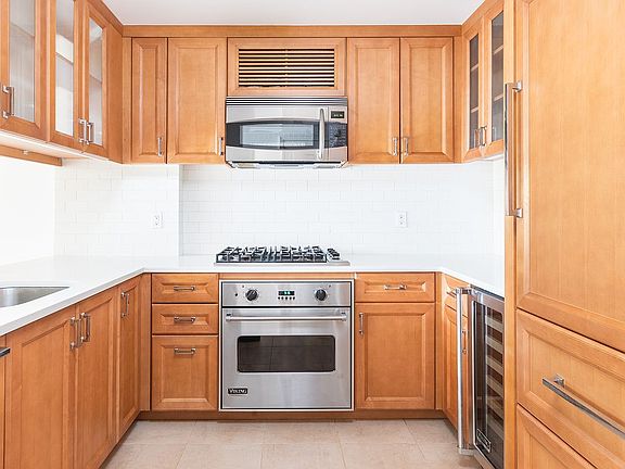 2nd image of 205 E 85th St APT 10G