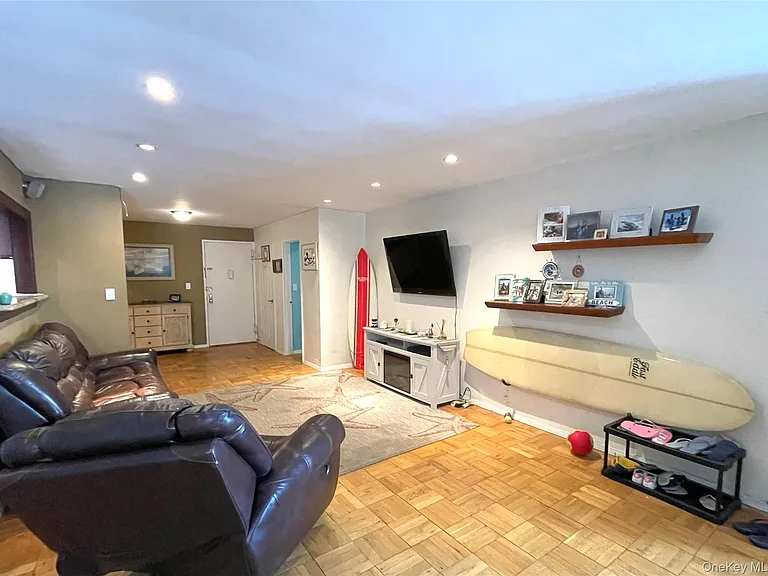 750 Shore Rd #10 — Photo 11