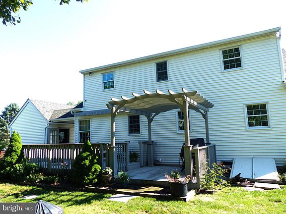 2nd image of 18 Berkley Dr