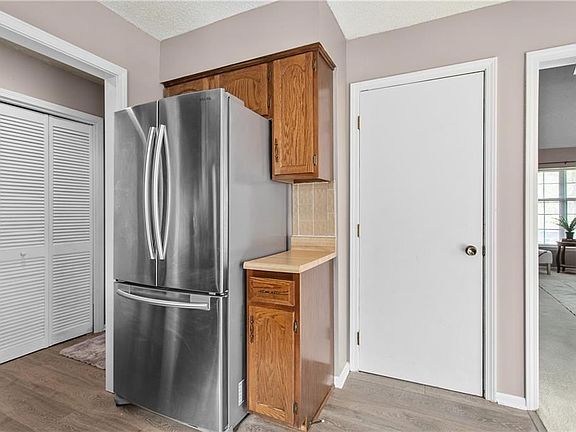 2nd image of 10122 W 86th Ter