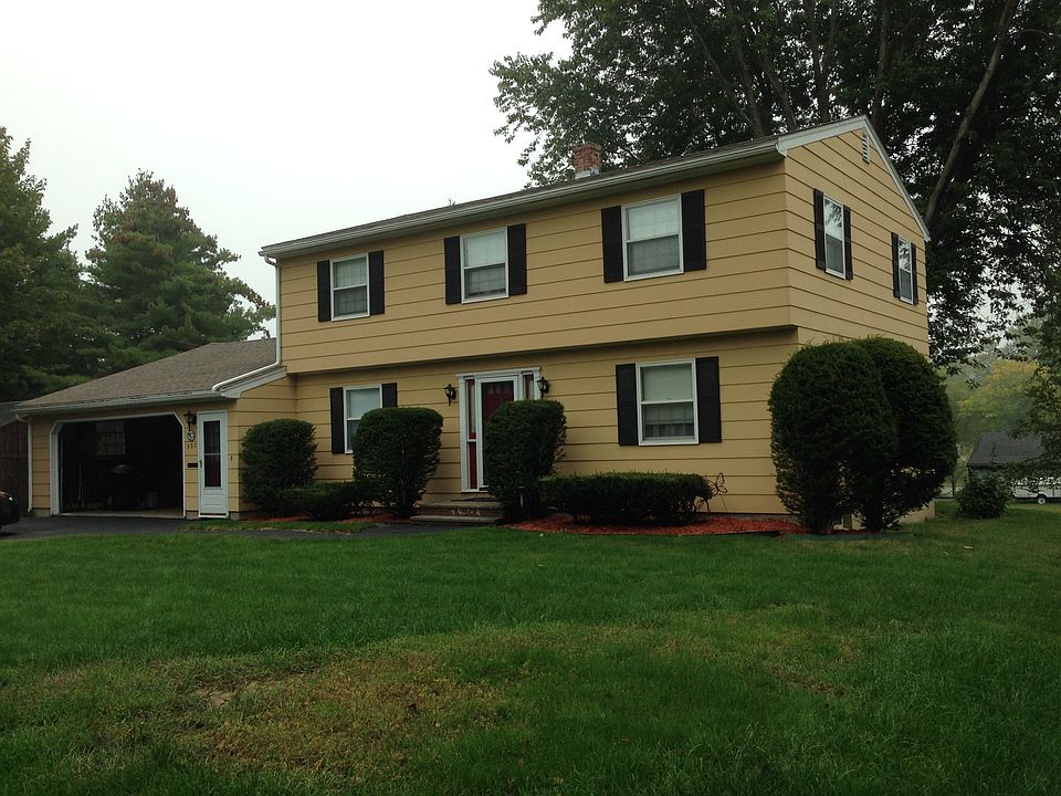 2nd image of 397 Pearl St