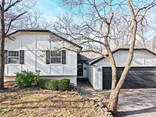 4716 Fontana St, Roeland Park, KS 66205