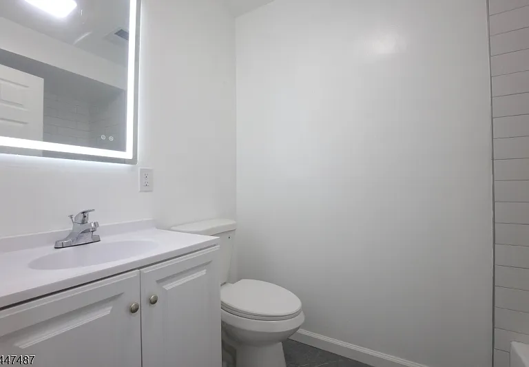 452 Marshall St — Photo 8