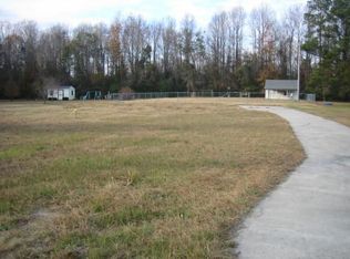 748 Old Snow Hill Rd, Ayden, NC 28513