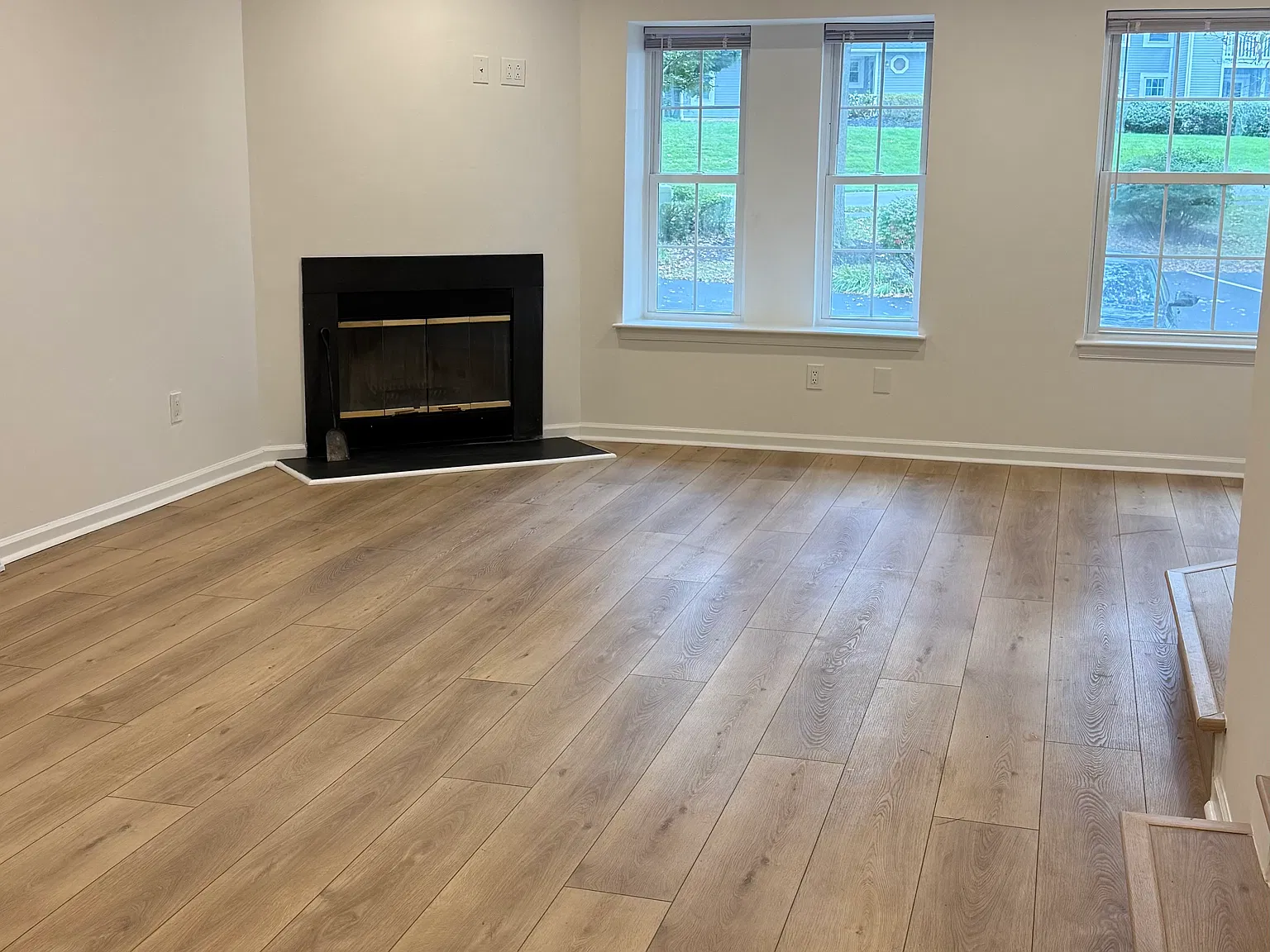 3 bed, 2.5 bath, 2020 sqft, $3,200 — Photo 3