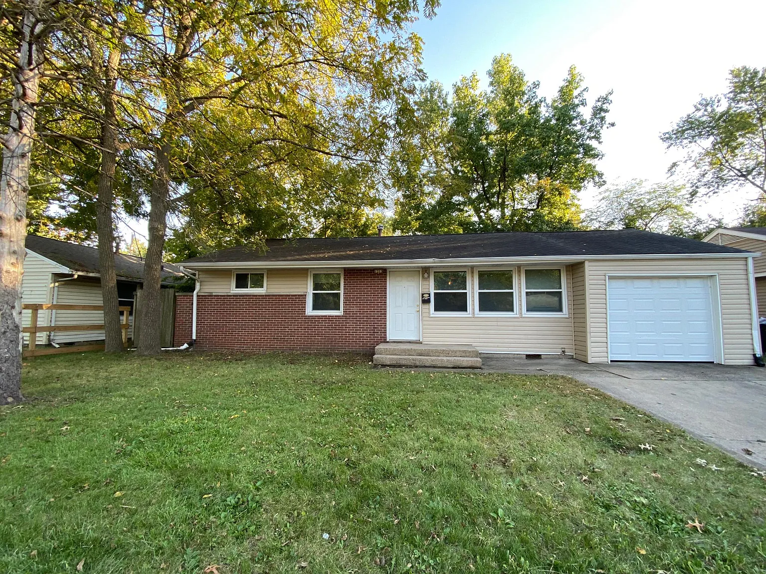 1203 W Bradley Ave photo 1