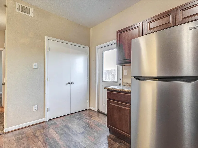 8622 Torcello St — Photo 3
