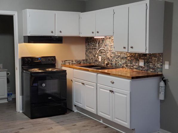 400 E 7th St APT 3