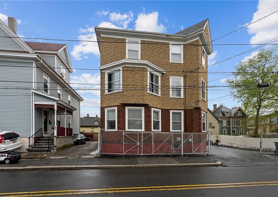 1st image of 382 Blackstone St