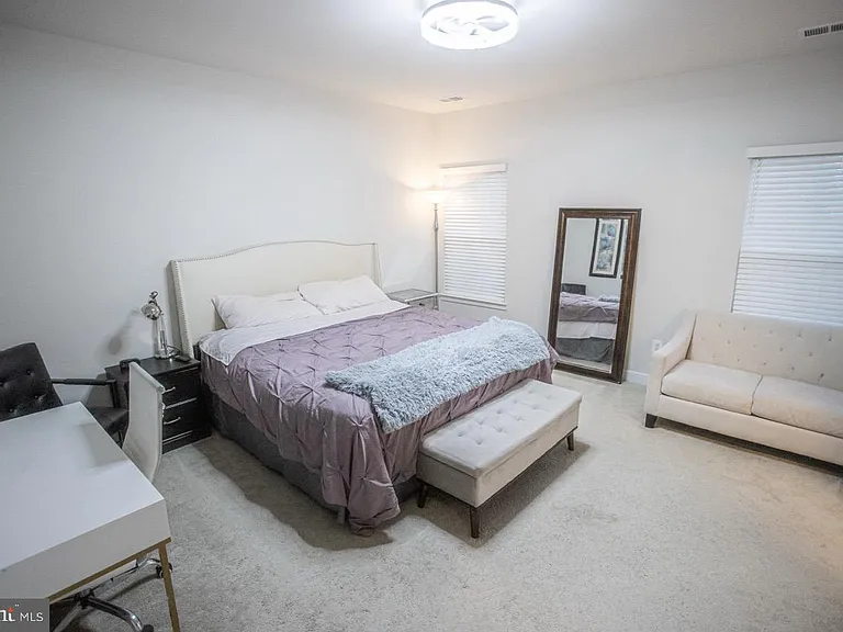 7821 Cove Point Dr — Photo 23