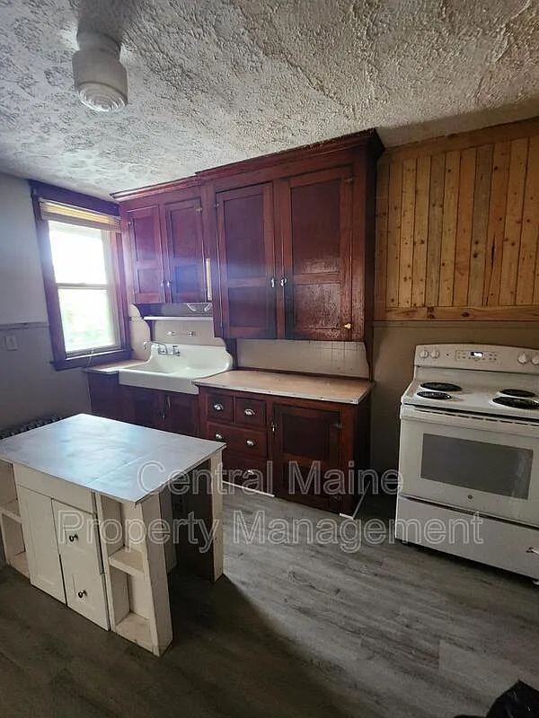 1 bed, 1.0 bath, 800 sqft, $988 — Photo 2