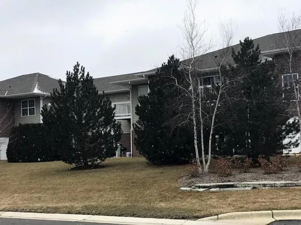 6846 102nd St, Pleasant Prairie, WI 53158
