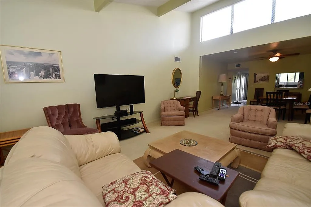 1531 Clower Creek Dr — Photo 2