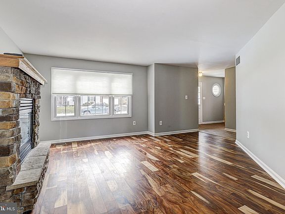 5th image of 68 Enola Dr