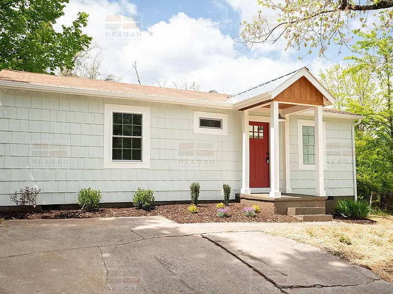 2519 Maple Dr — Photo 9