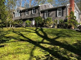 4 Goltra Dr, Basking Ridge, NJ 07920