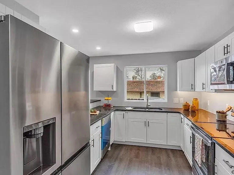 817 Forest Ave #B — Photo 5