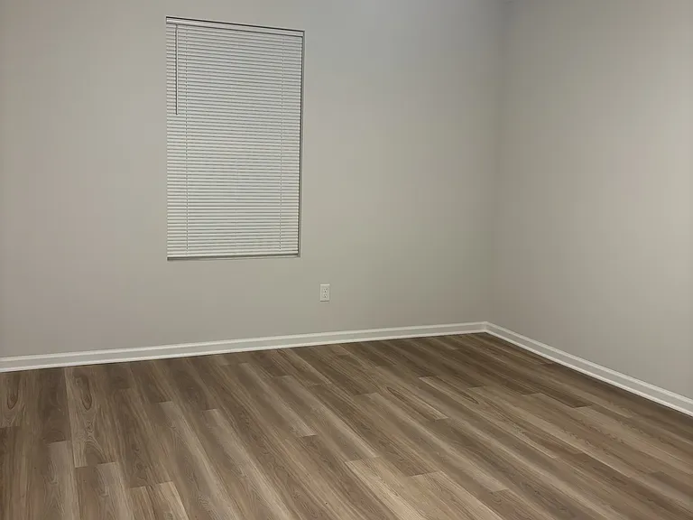 457 Fernhill Cv — Photo 18