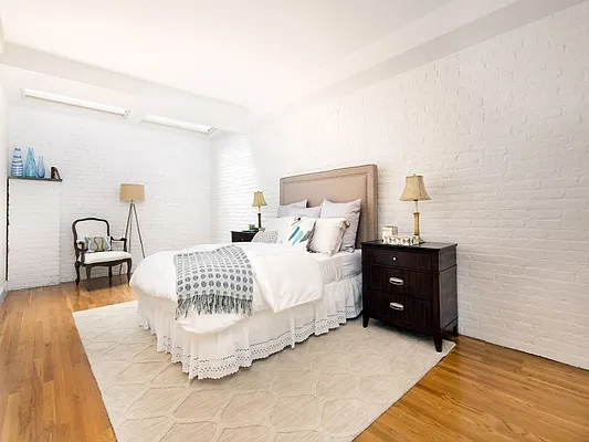 Sold by Sotheby's International Realty | media 3