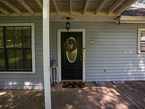 2nd image of 3644 Red Bud Ln