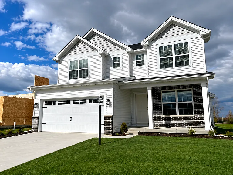 1605 Peppermill Ln — Photo 1
