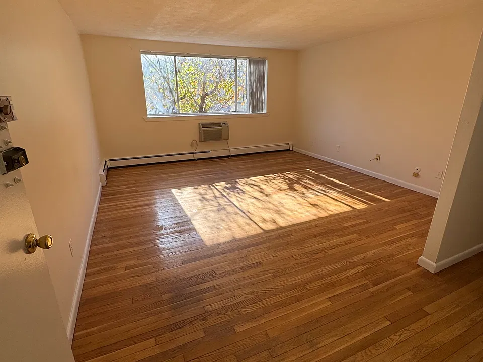 88 Gardner St #1