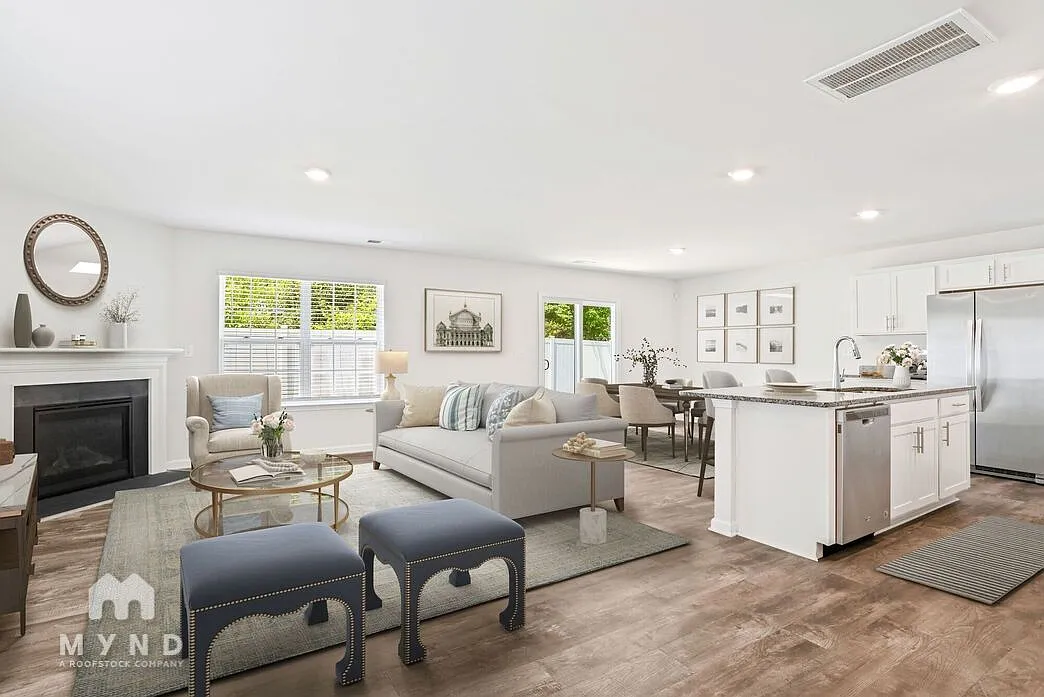 4 bed, 2.5 bath, 1927 sqft, $2,270 — Photo 3