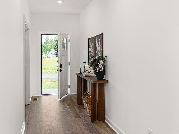 5th image of 247 Reece Rd