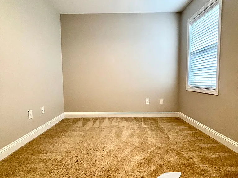 239 Fountain Grove Dr — Photo 36