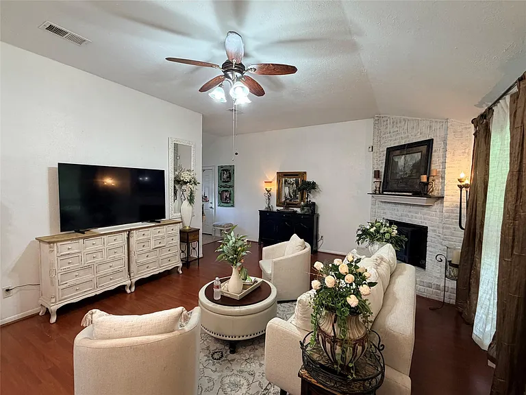 8602 Lazy Brook Ln — Photo 6