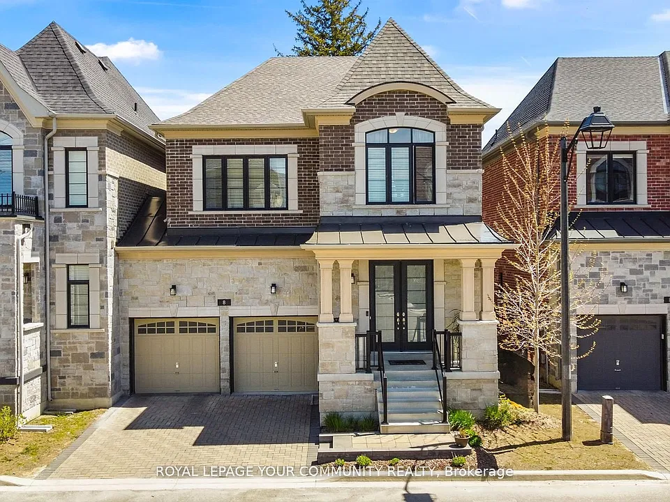 8 Duncombe Ln