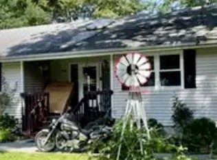 163 Hawthorne St, Mastic, NY 11950